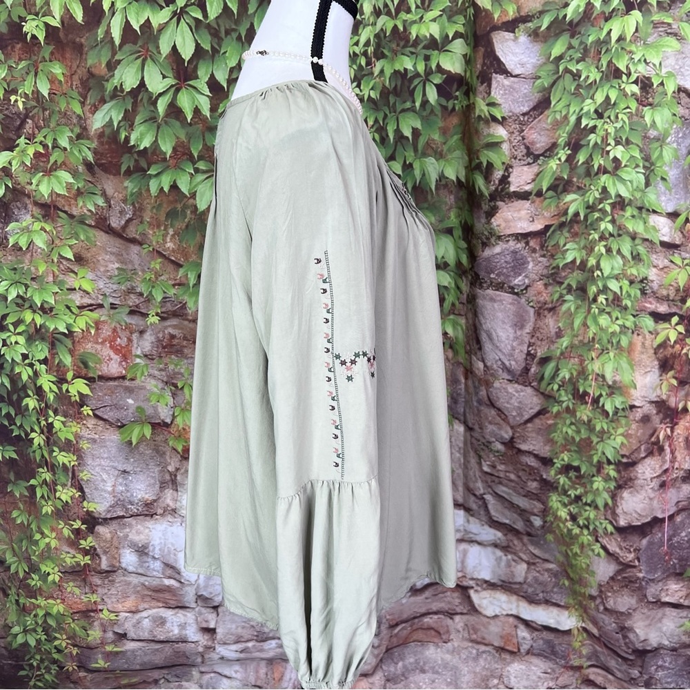 GRACE + KARMA Sage Green Embroidered Blouse, L - Picture 10 of 12